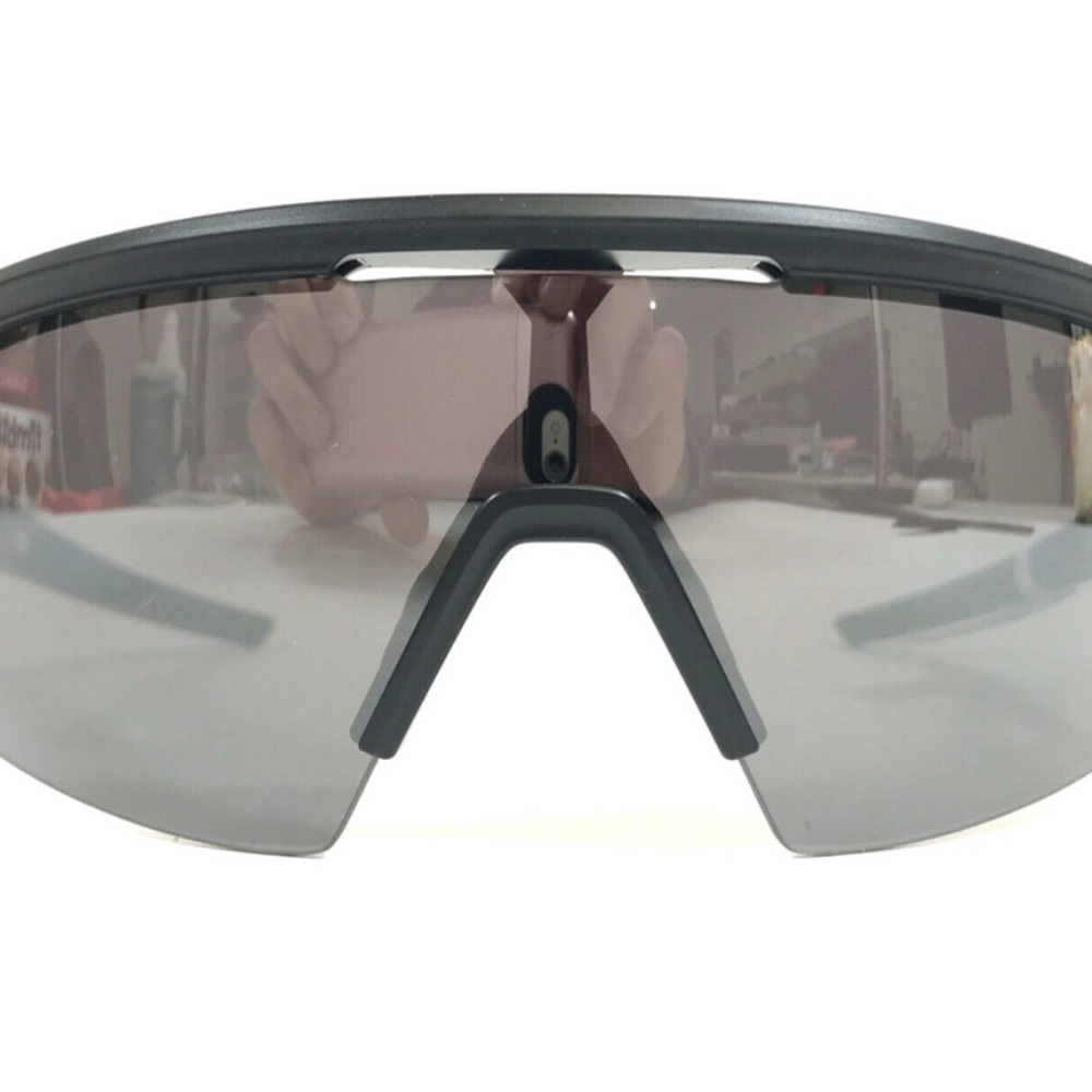 Oakley Sunglasses Sphaera OO9403-0136 Matte Black Frame w/ Prizm Black Polarized